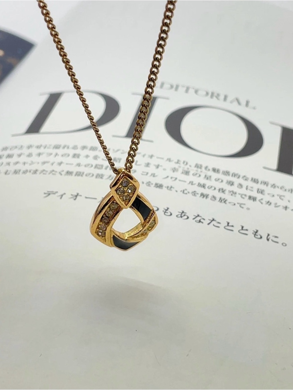 ⭐️⭐️⭐️Authentic⭐️⭐️⭐️Dior Gold-Tone Pendant Necklace with Crystal Details
